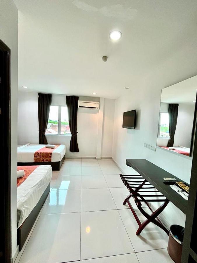 Hotel Zamburger Tengkera Melaka מראה חיצוני תמונה