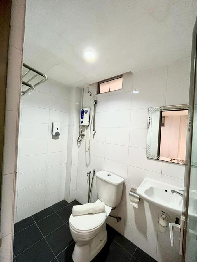 Hotel Zamburger Tengkera Melaka מראה חיצוני תמונה