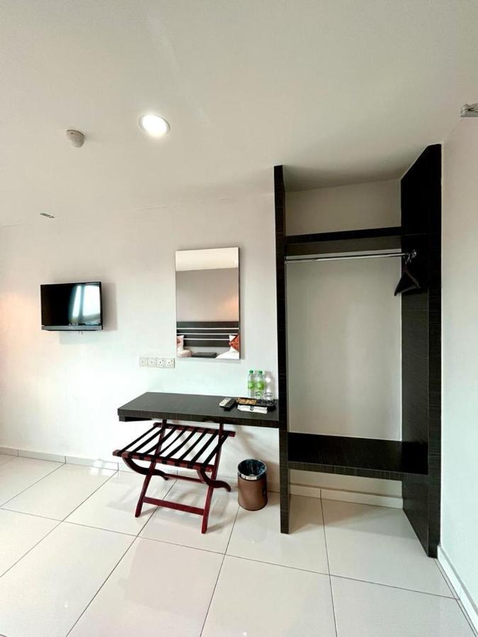 Hotel Zamburger Tengkera Melaka מראה חיצוני תמונה